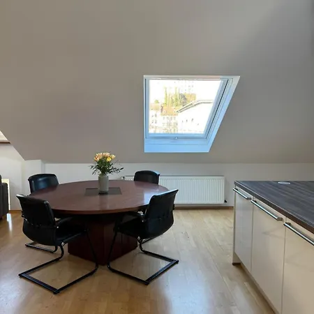 Helle Dachgeschosswohnung Am Laurentiusplatz Appartement