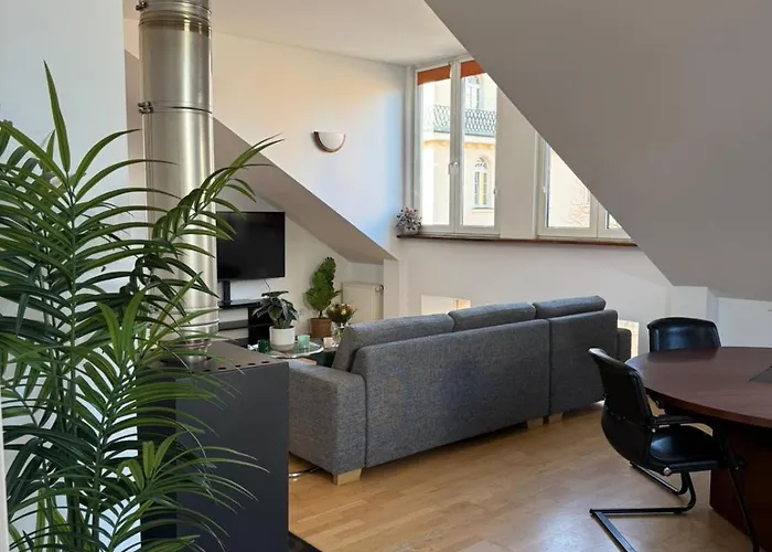 Helle Dachgeschosswohnung Am Laurentiusplatz